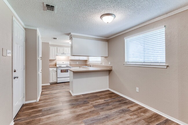 Building Photo - Modern 3-Bedroom Home with Vaulted Ceilings & Covered Patio