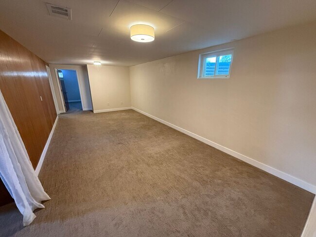Building Photo - Coming Soon! 5 Bedrooms, 2 Bathrooms, and ...