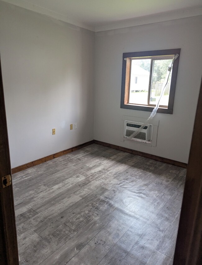 Building Photo - 232 Hulin St