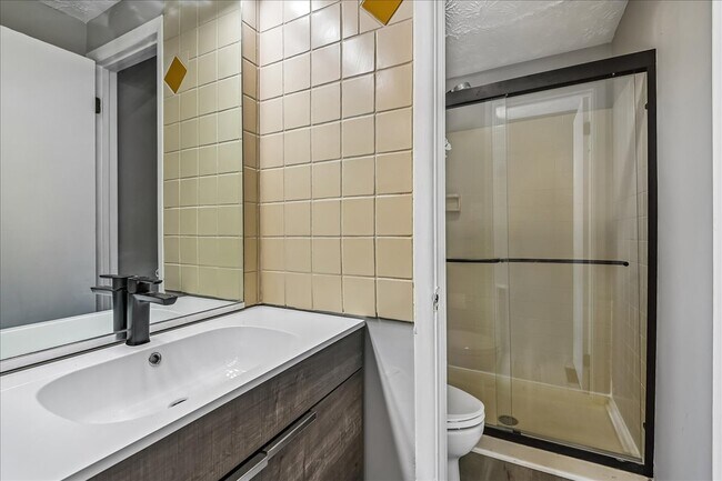Building Photo - 8346 Sperry Ct