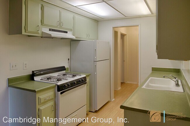 Building Photo - 554 Greenbrier Dr