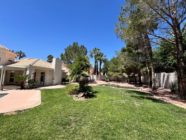 Building Photo - 10 Oaks Guard gated community