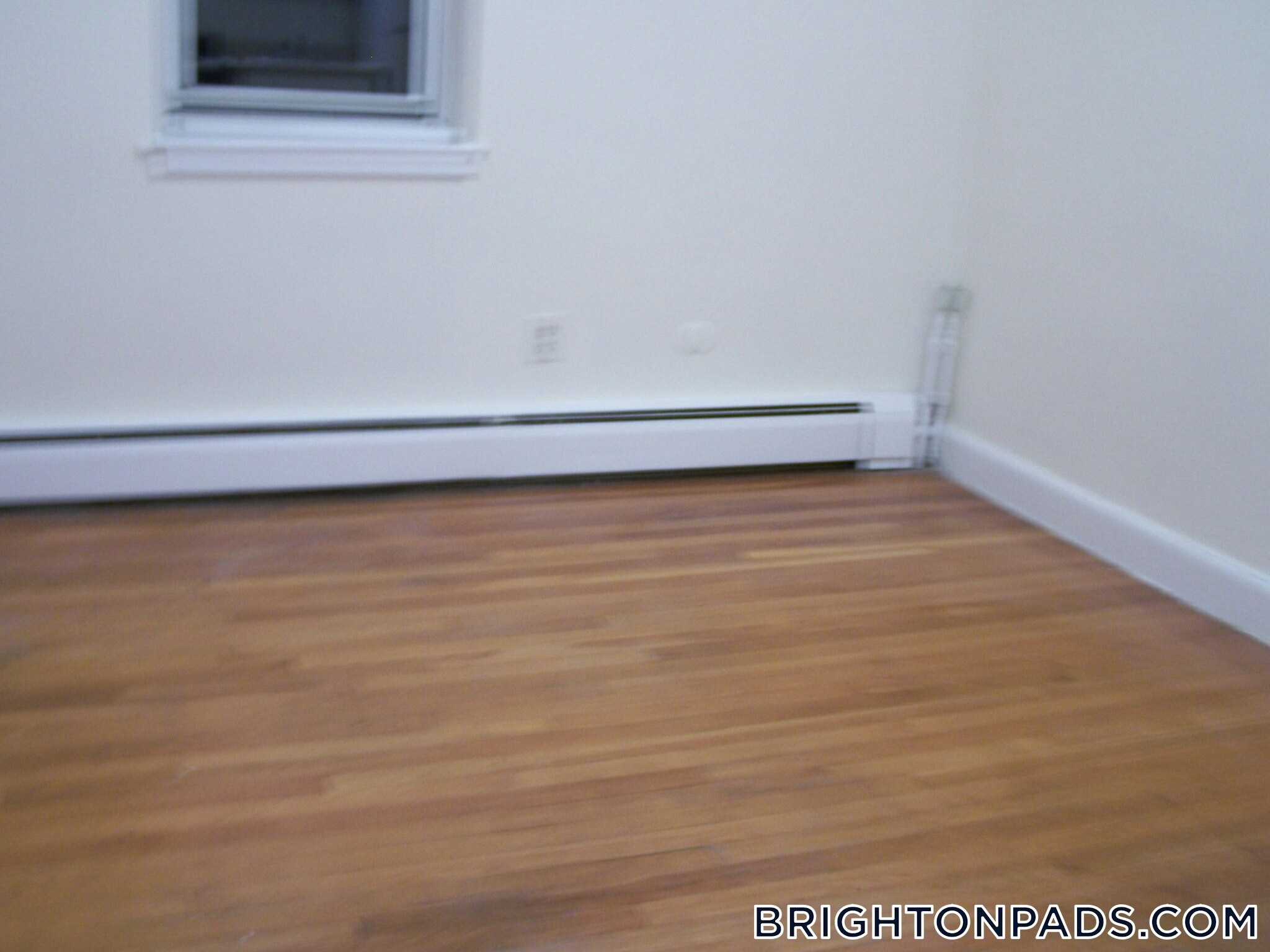 Building Photo - 164 N Beacon St