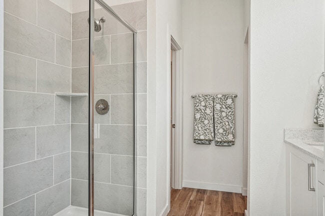 Building Photo - 919 Earnest Aly