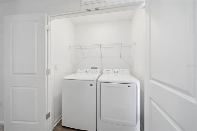 Building Photo - 6155 Daerr Rdg St