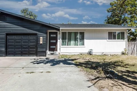 Building Photo - 55 SW Eastern Ave