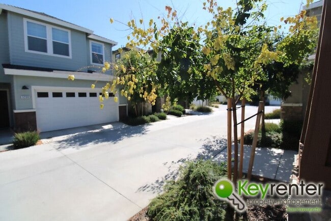 Building Photo - 3234 Sher Ct