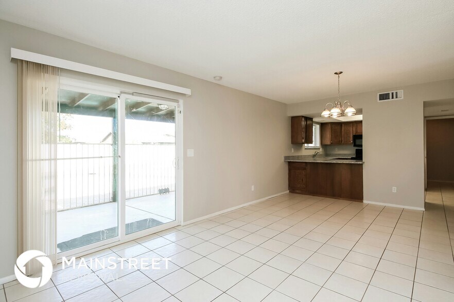 Building Photo - 650 W 22nd Ave