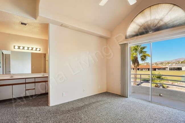 Building Photo - CONDO ON THE GREEN