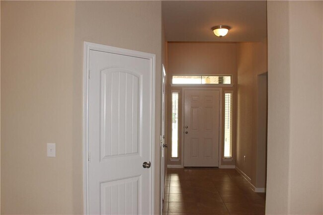 Building Photo - 1024 Palo Duro Loop