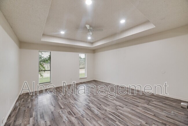 Building Photo - 729 Worcester Ln