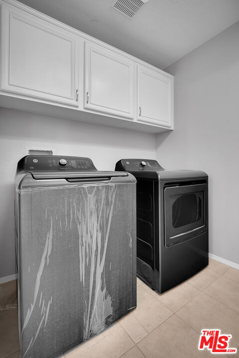 Building Photo - 24130 Tango Dr