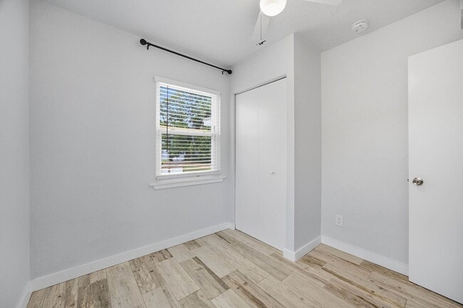 Building Photo - 6236 S Martindale Ave