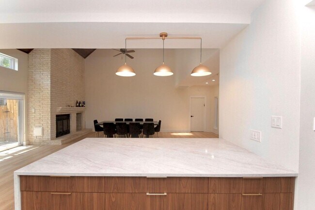 Building Photo - 11806 Braesridge Dr