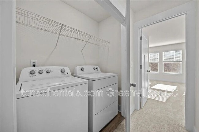 Building Photo - 448 Ml Pk Wy