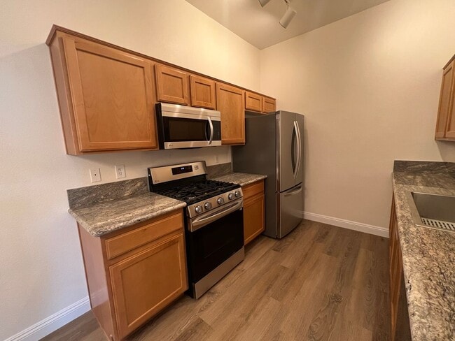 Building Photo - Beautifully remodeled 3 bedroom 2 bathroom downstairs condo right next to the pool!!