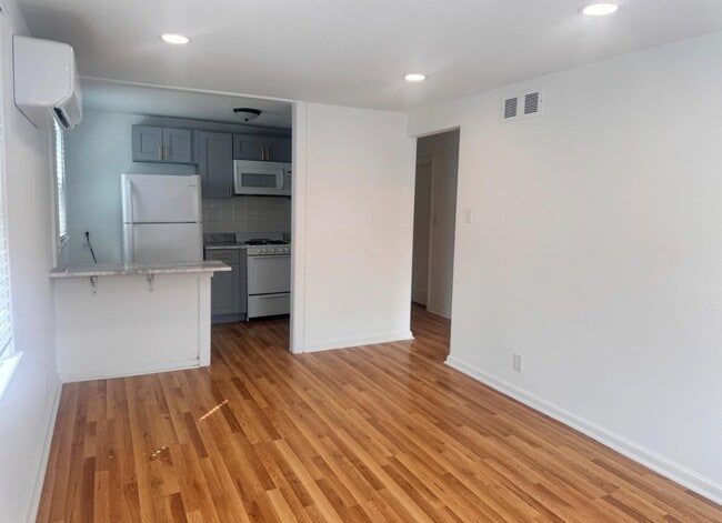 Building Photo - 2301 Haverford Rd