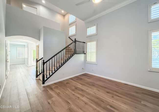 Building Photo - 5470 Seine Ct