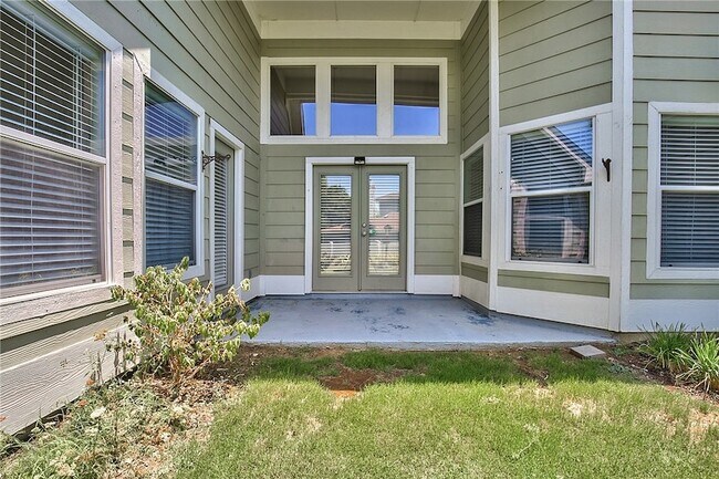 Building Photo - 1701 Kennessaw Dr