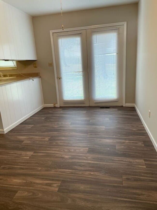 Building Photo - SINGLE FAMILY HOME