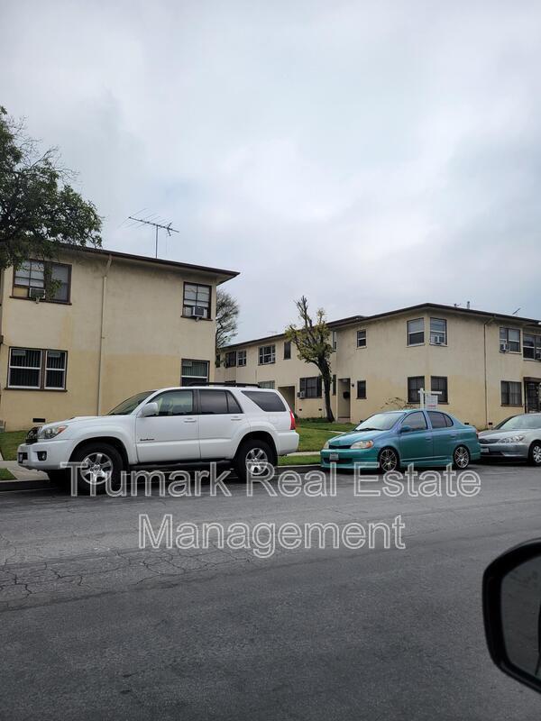 Building Photo - 2317 Merton Ave