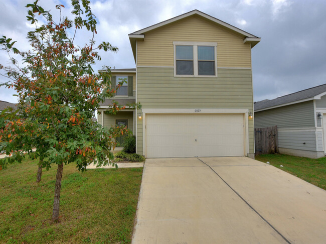 Building Photo - Inviting two story home in Berdoll Farms.