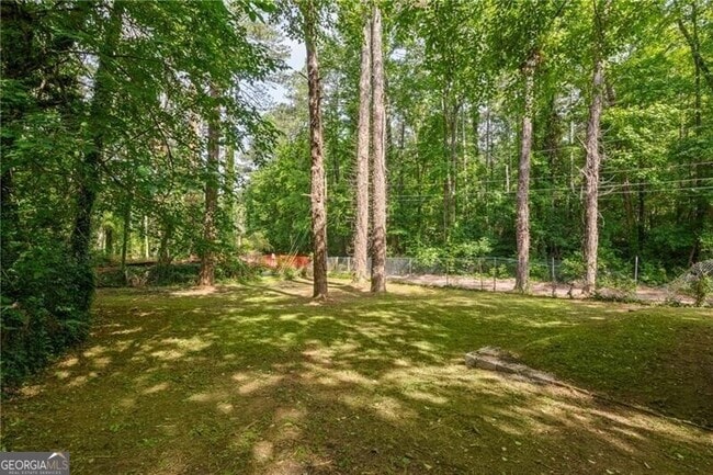 Building Photo - 2889 Macon Dr SW