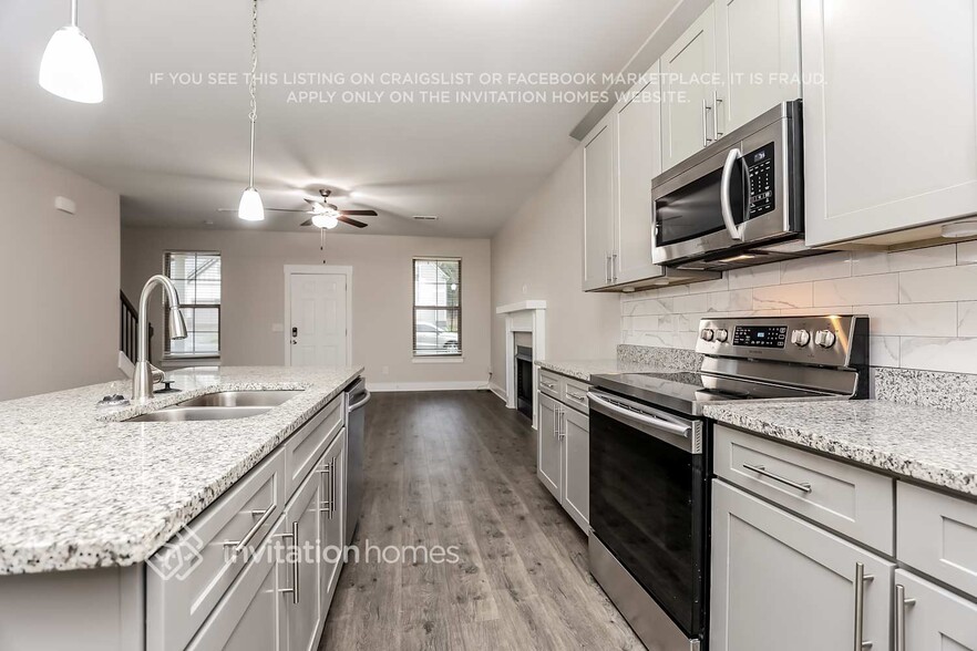 Building Photo - 517 Charity Ln