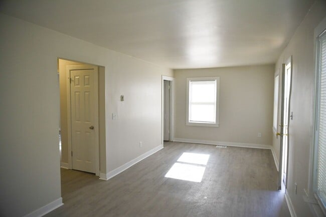 Building Photo - Updated 3BR house in Taylor Berry Neighbor...