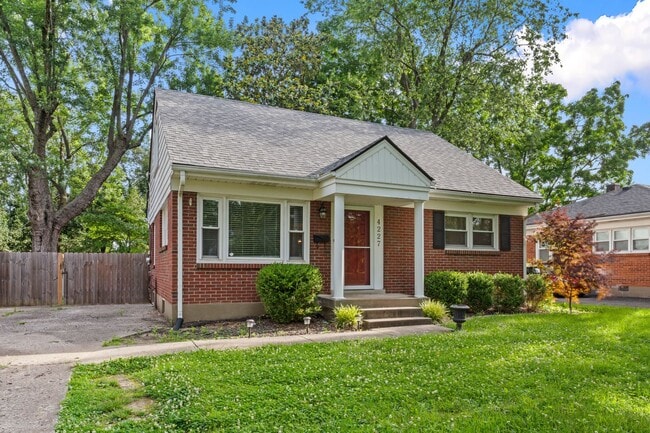 Building Photo - 4 bedroom 2 bath house for rent in Brookhaven!