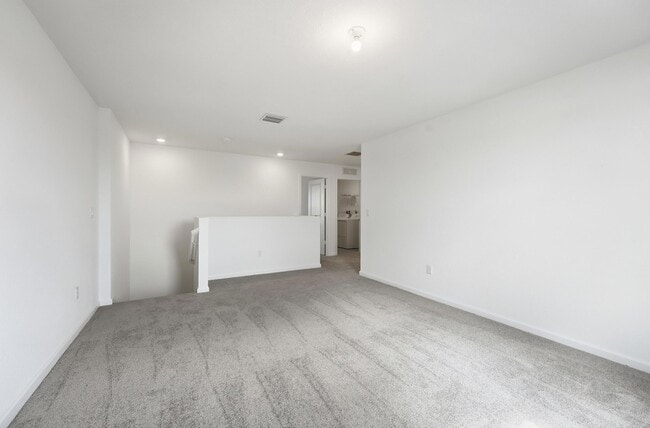 Building Photo - 10835 NW Moon Rise Ln