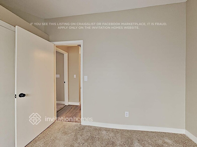 Building Photo - 532 Viva Serenade Way