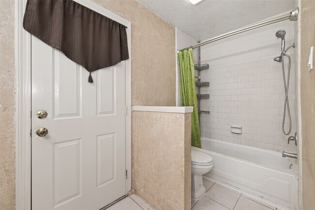 Building Photo - 6630 Harpers Dr