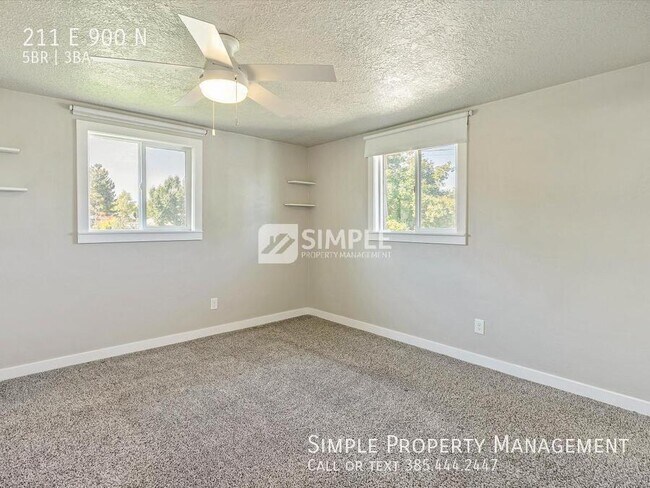 Building Photo - 211 900 N