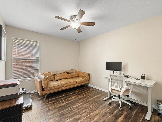 Building Photo - 3205 Chesington Dr