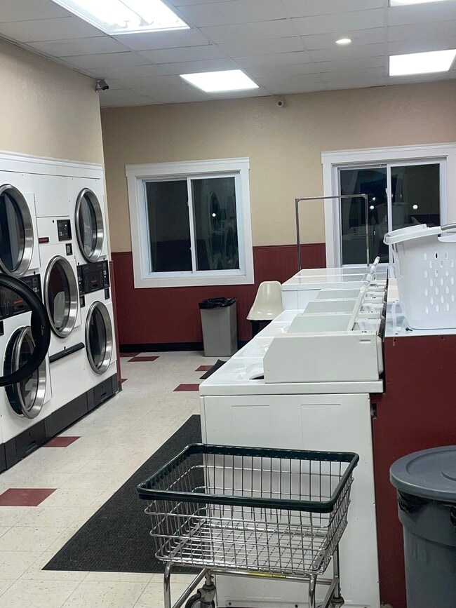 Building Photo - 2275 N Cable Rd