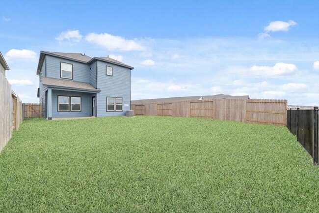 Building Photo - 1118 Elsinore Dr