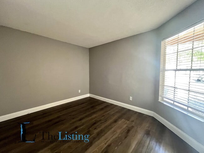 Building Photo - 853 Heather Glen Cir