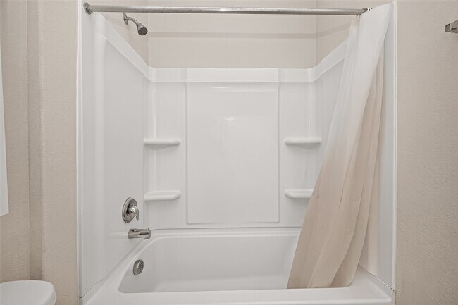 Building Photo - 16039 Kingfield Haven Dr