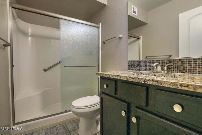 Building Photo - 8335 E Vista Dr