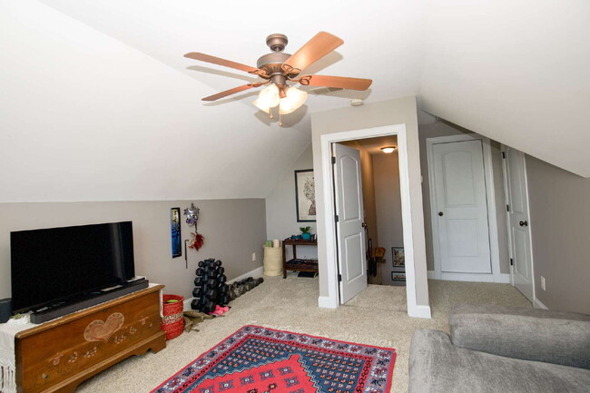 Building Photo - "Beautifully Designed, spacious 2400 Sq. F...