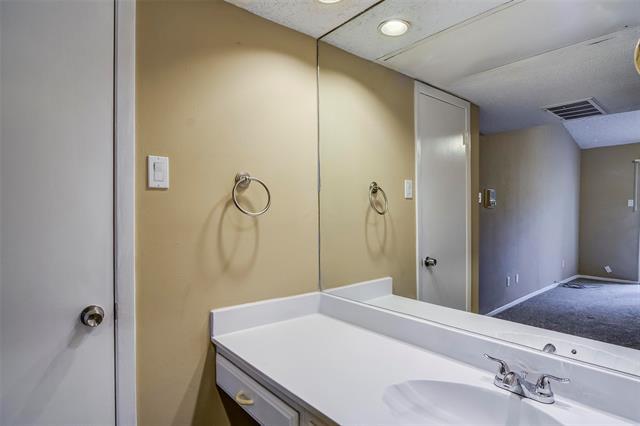 Building Photo - 1820 Greenspring Cir