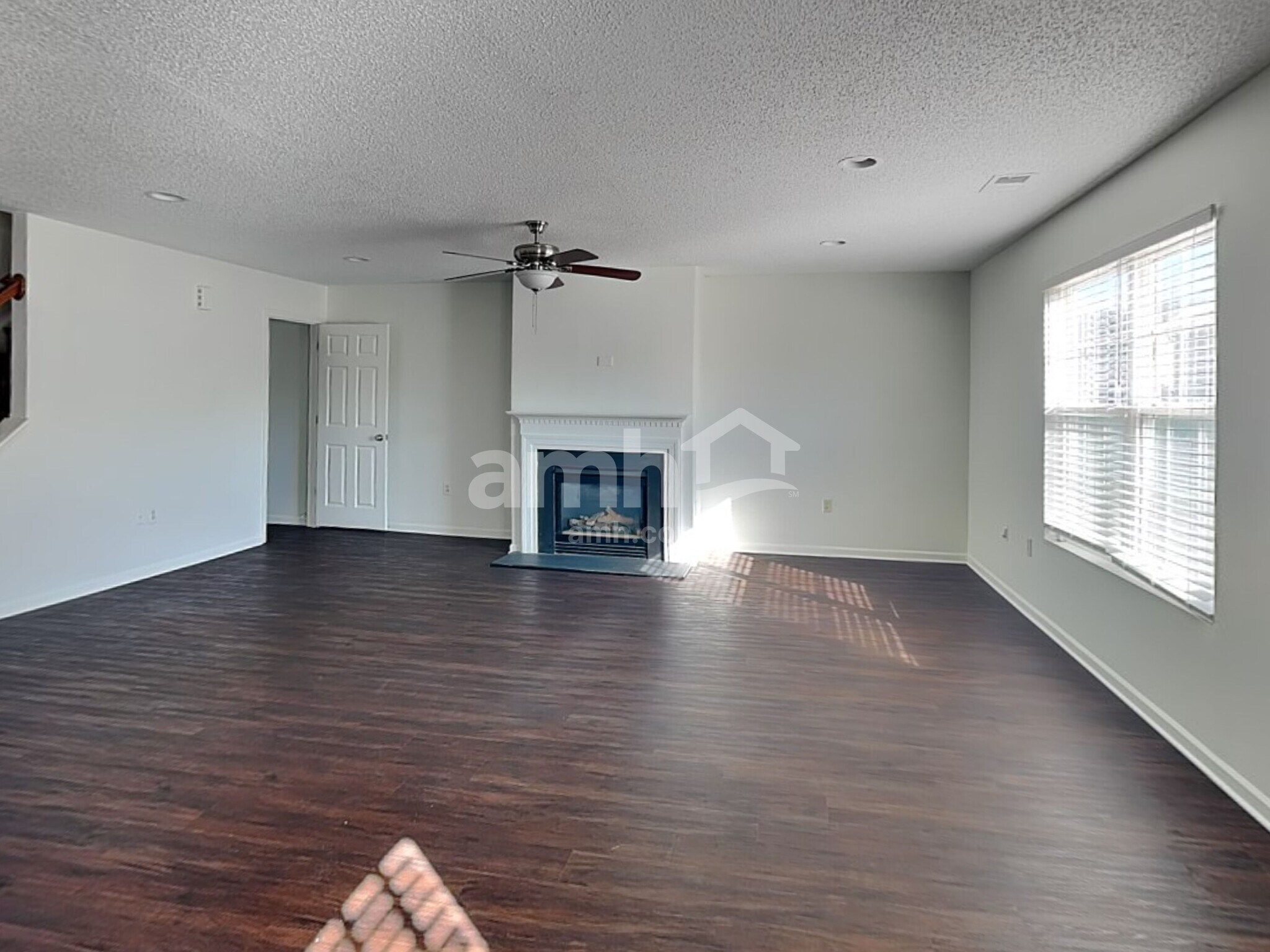Building Photo - 2410 Highland Park Dr