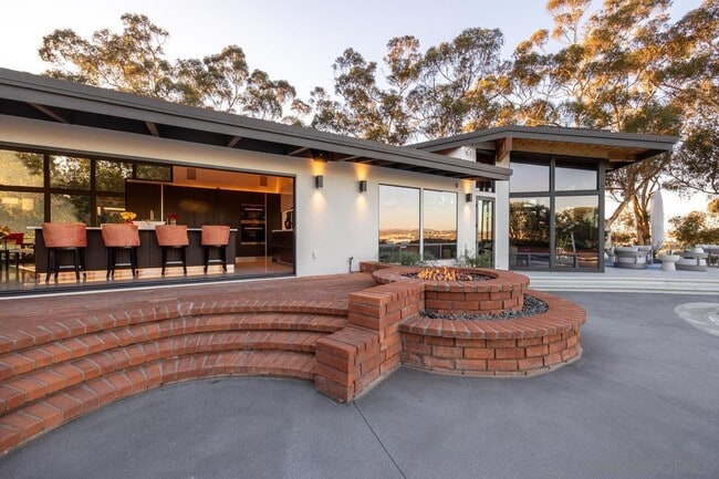 Building Photo - 4478 Hortensia St