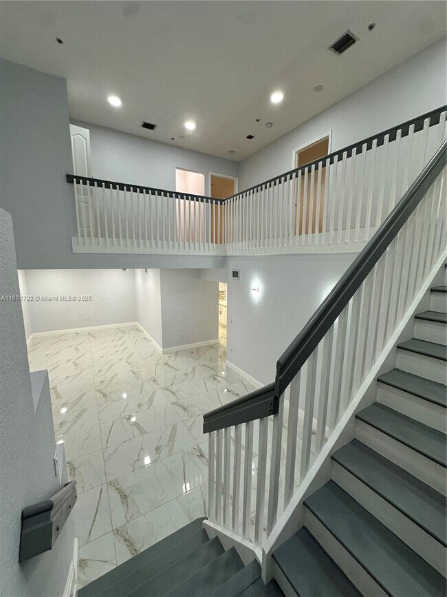 Building Photo - 17425 NW 75th Pl