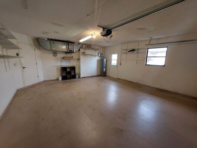 Building Photo - "Charming 2-Bed, 2-Bath Retreat on Monroe ...