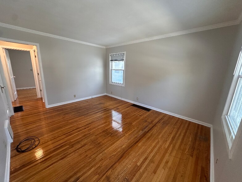 Building Photo - 241 Boston St