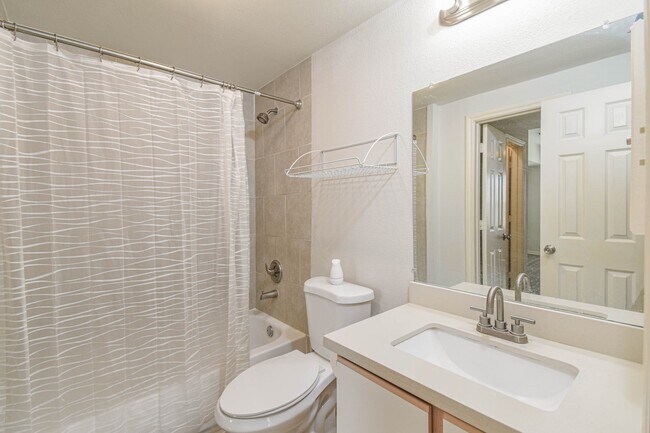 Building Photo - 6289 Wilcrest Dr