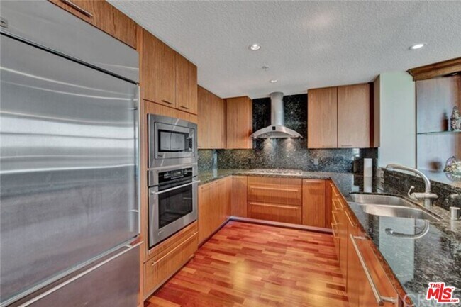Building Photo - 3141 Michelson Dr