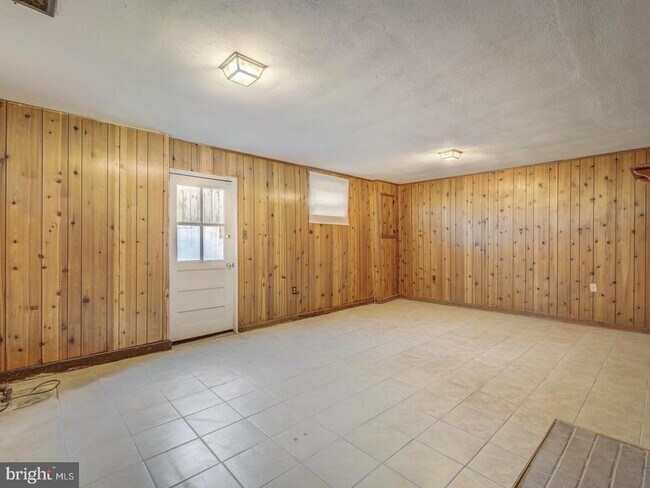 Building Photo - 31 Fort Williams Pkwy